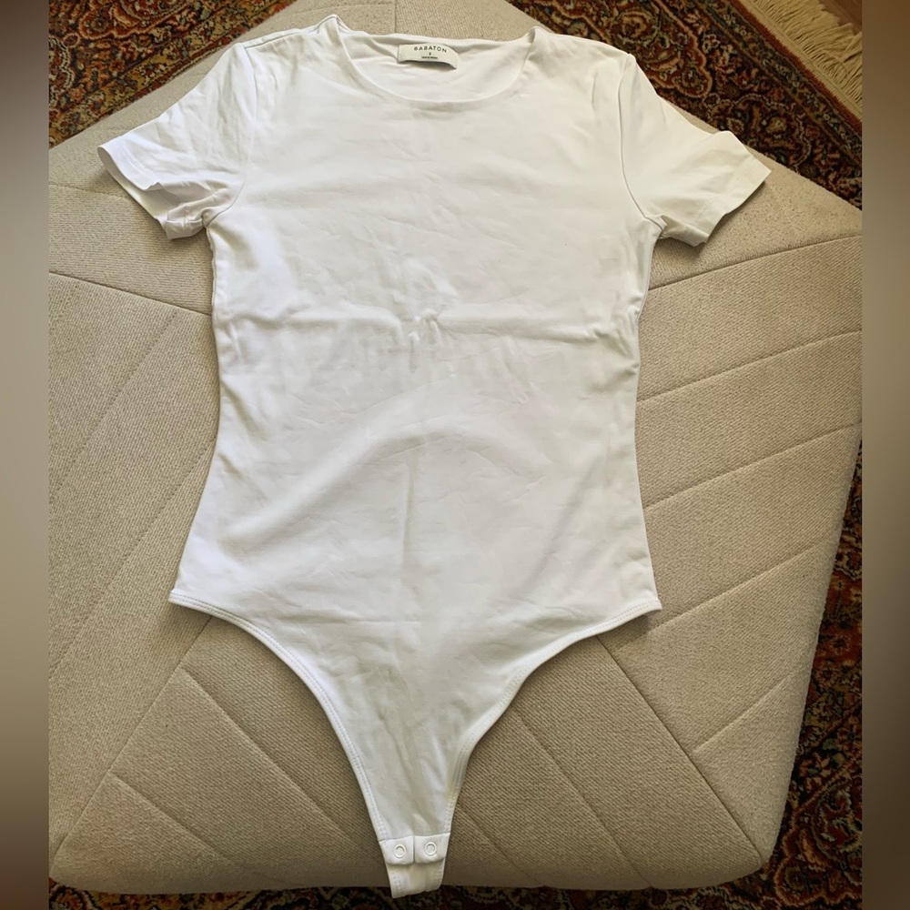 Aritzia Contour Crew Shortsleeve Bodysuit